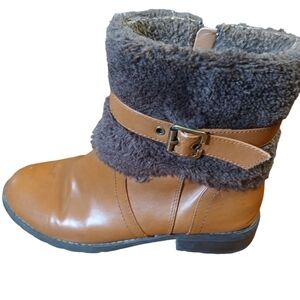 Portland faux Fur and PU Leather Super Cute Booties NWOB size 8